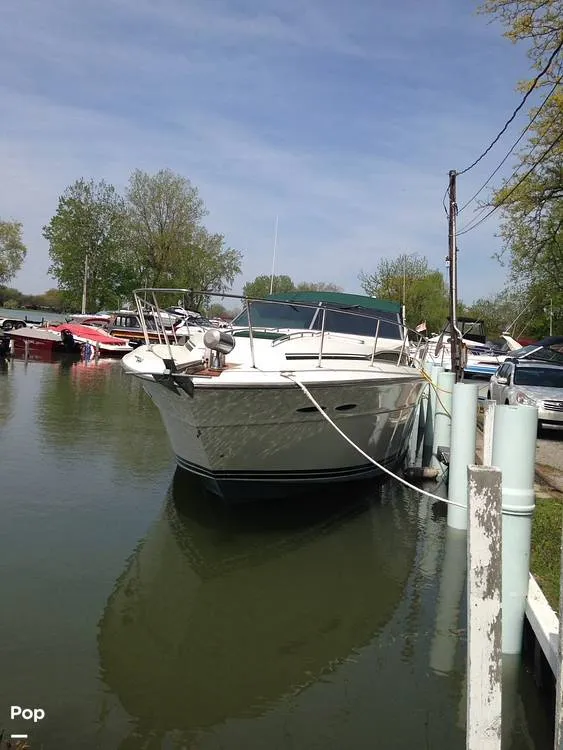 Slide: The Image of Sea Ray 390 Express Cruiser 1987 - 12622747