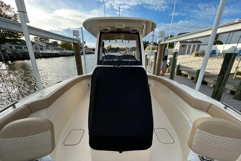 Slide: The Image of Scout 260 LXF 2024 - 12