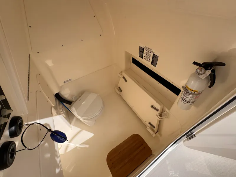 Slide: The Image of Boston Whaler 280 Dauntless 2026 - 30