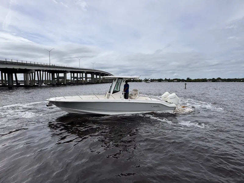 Slide: The Image of Boston Whaler 280 Dauntless 2026 - 4