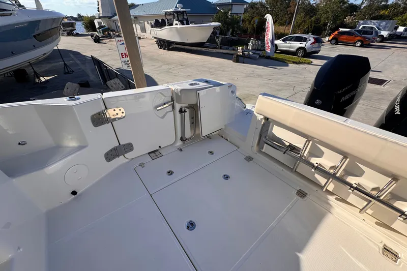 Slide: The Image of Boston Whaler 325 Conquest 2026 - 13