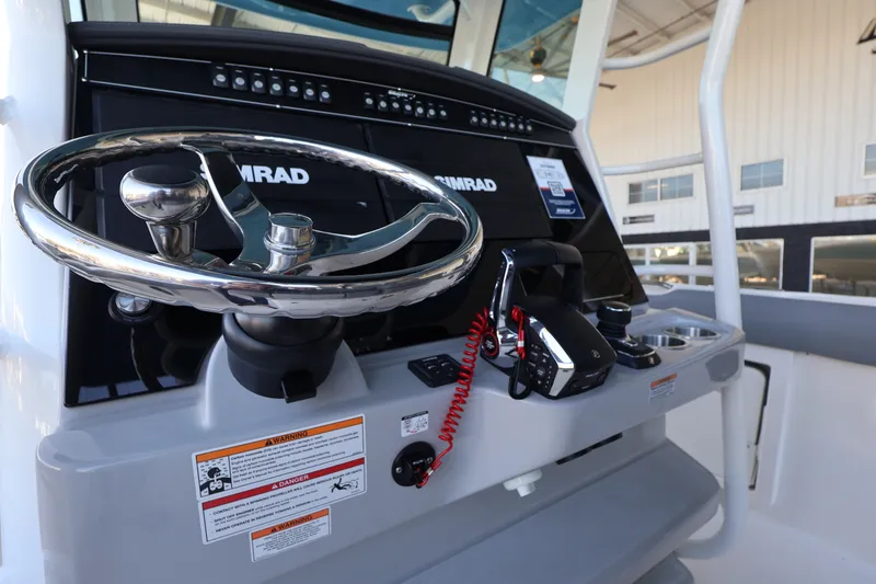 Slide: The Image of Boston Whaler 330 Outrage 2026 - 15