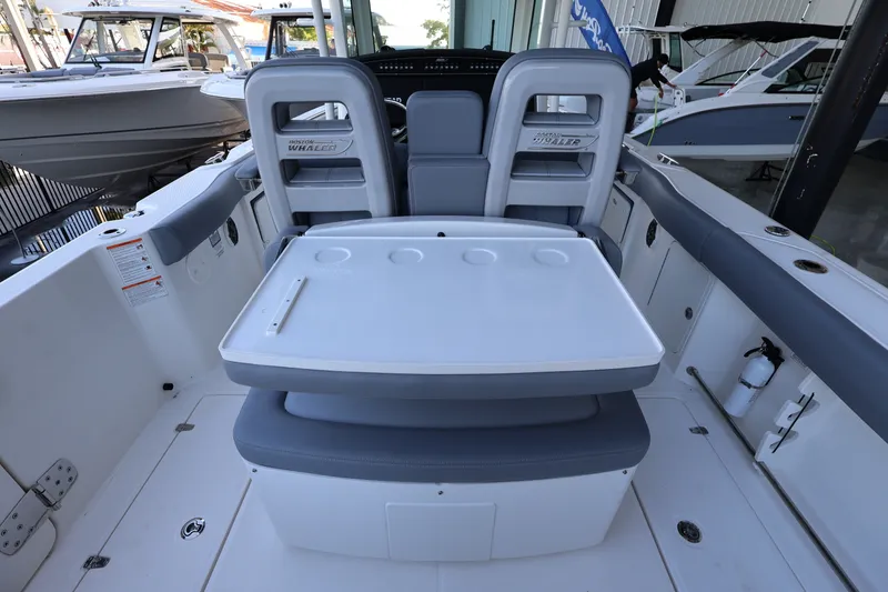 Slide: The Image of Boston Whaler 330 Outrage 2026 - 40