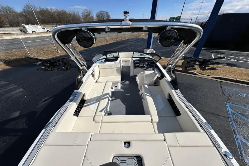 Slide: The Image of MasterCraft NXT22 2025 - 16