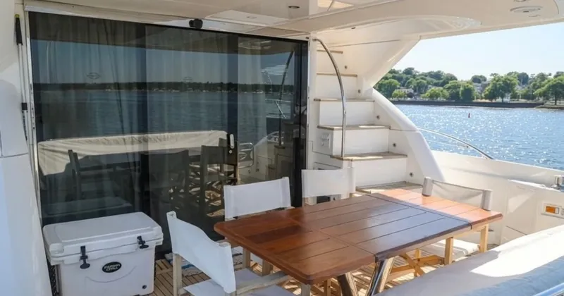 Slide: The Image of Sunseeker Manhattan 65 2016 - 20