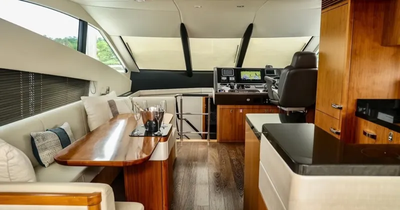 Slide: The Image of Sunseeker Manhattan 65 2016 - 7