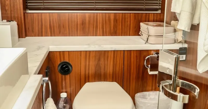 Slide: The Image of Sunseeker Manhattan 65 2016 - 5