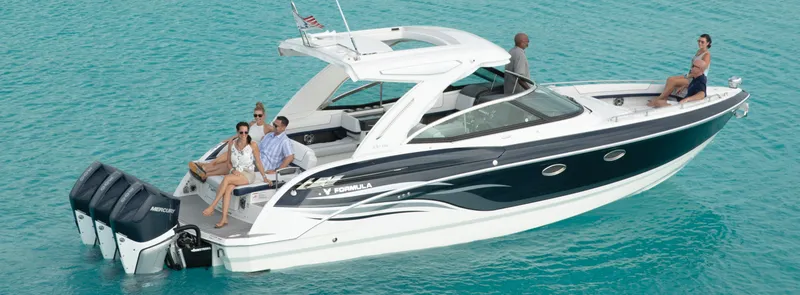 The Image of Formula 330 Crossover Bowrider 2027 - 0