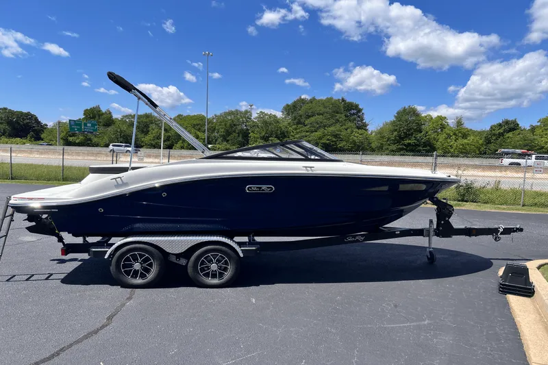 Slide: The Image of Sea Ray SPX 190 2025 - 6