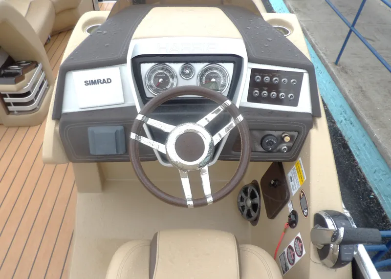 Slide: The Image of Harris Grand Mariner 250 2019 - 11