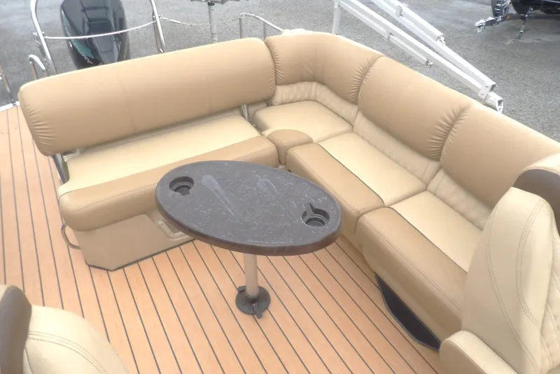 Slide: The Image of Harris Grand Mariner 250 2019 - 12
