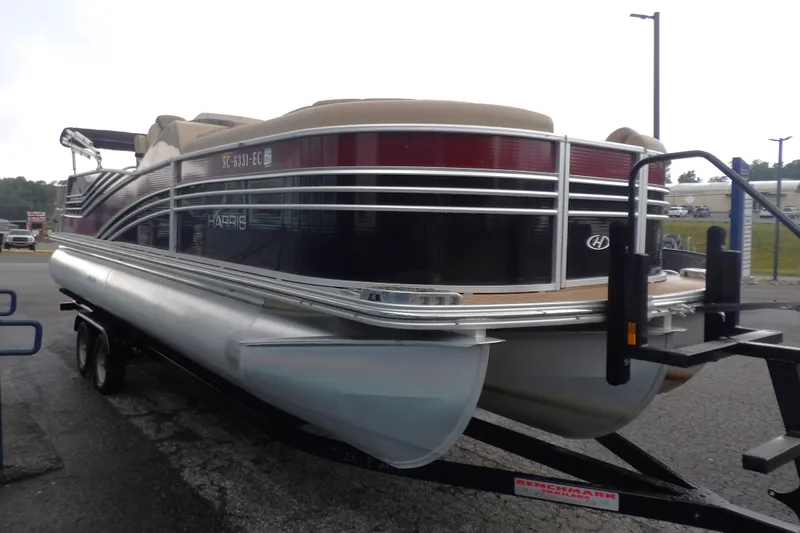 Slide: The Image of Harris Grand Mariner 250 2019 - 5