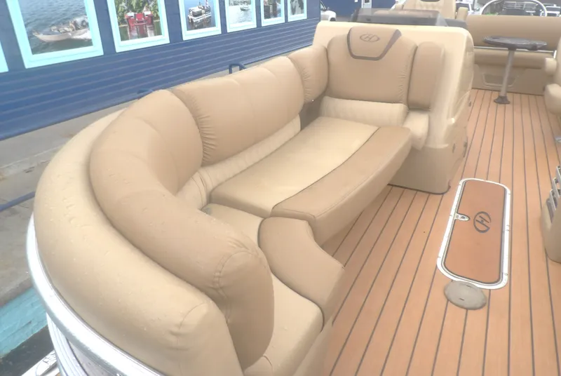 Slide: The Image of Harris Grand Mariner 250 2019 - 8