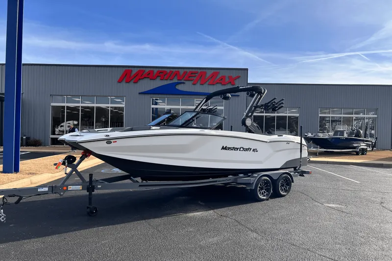 Slide: The Image of MasterCraft NXT22 2025 - 0