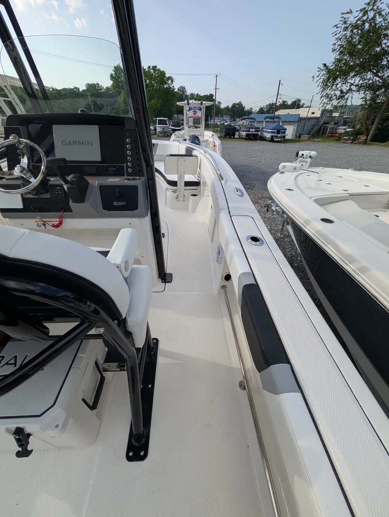 Slide: The Image of Robalo R232 EX 2026 - 9