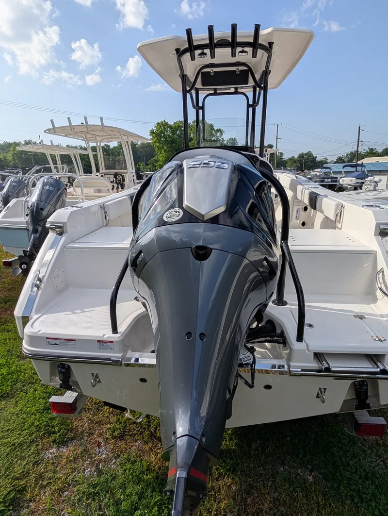 Slide: The Image of Robalo R232 EX 2026 - 3