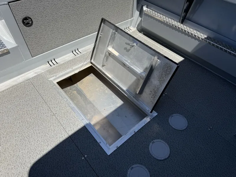 Slide: The Image of Hewescraft 190 Sea Runner Hardtop 2026 - 11
