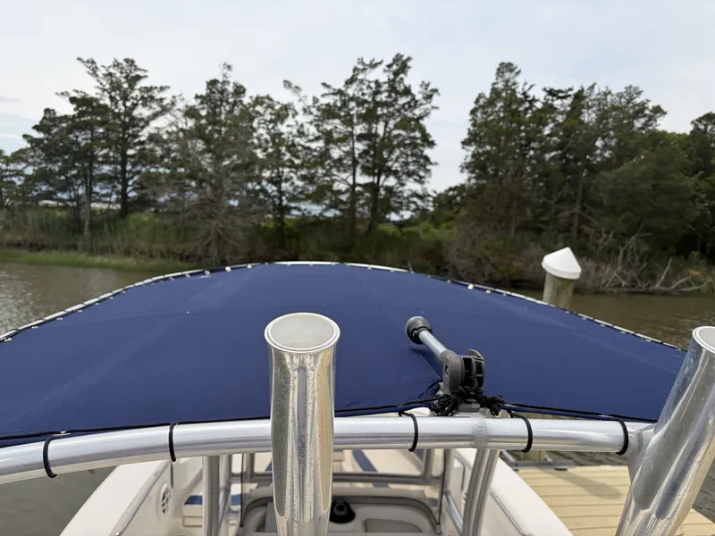 Slide: The Image of Robalo R200 2021 - 13
