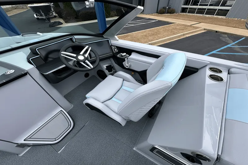 Slide: The Image of Mastercraft X26 2025 - 14