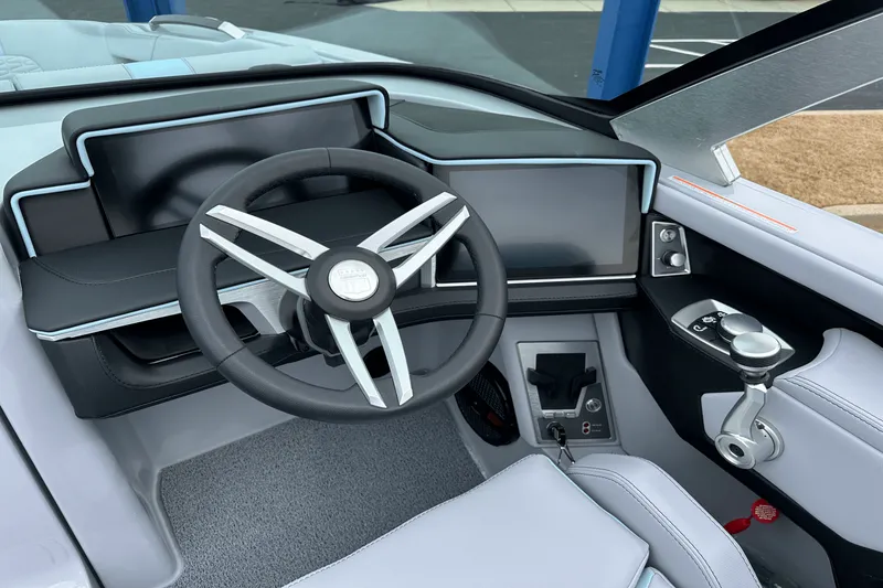 Slide: The Image of Mastercraft X26 2025 - 15