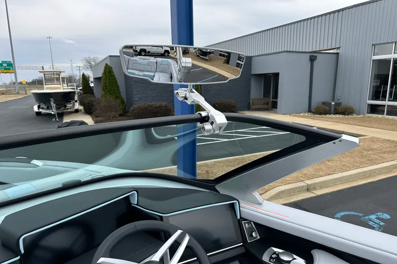 Slide: The Image of Mastercraft X26 2025 - 16