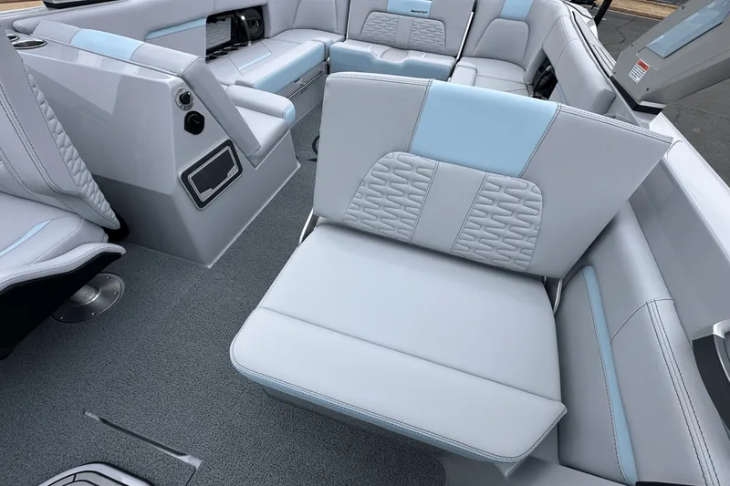 Slide: The Image of Mastercraft X26 2025 - 18