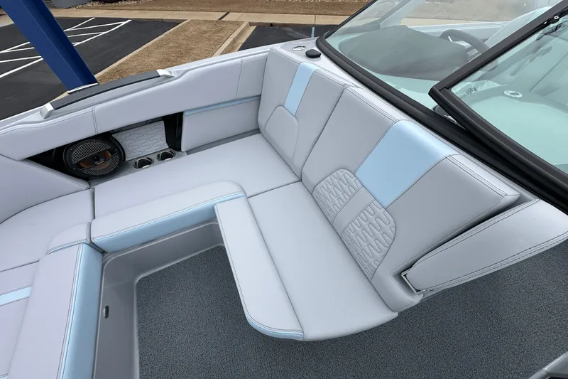 Slide: The Image of Mastercraft X26 2025 - 19