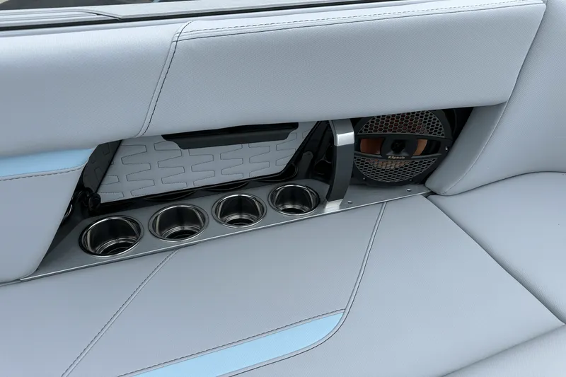 Slide: The Image of Mastercraft X26 2025 - 8