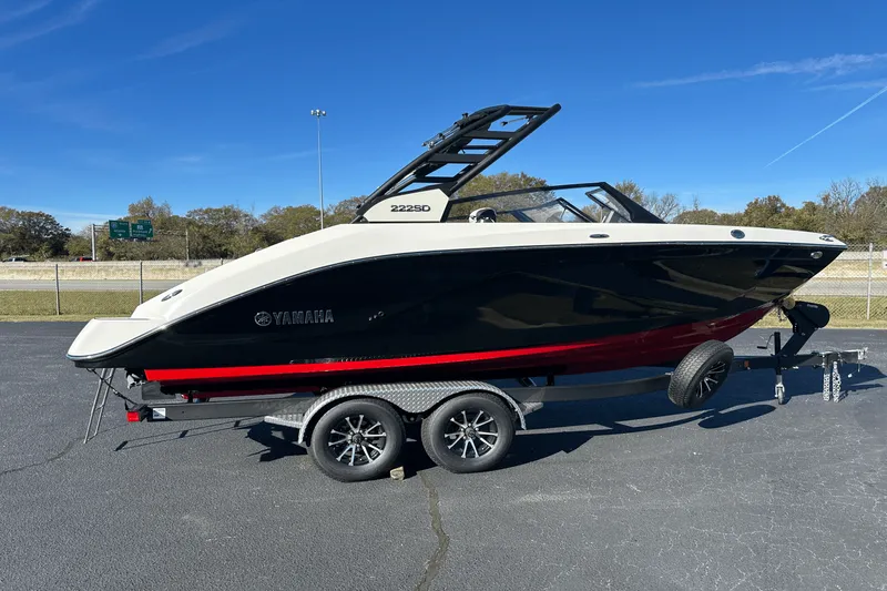 Slide: The Image of Yamaha 222SD 2025 - 2