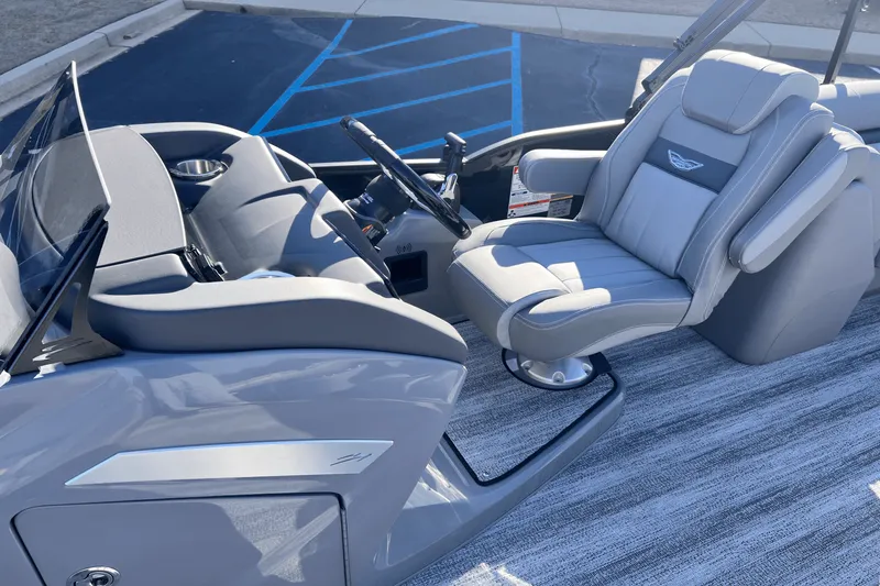 Slide: The Image of Bennington 23LXS 2025 - 12