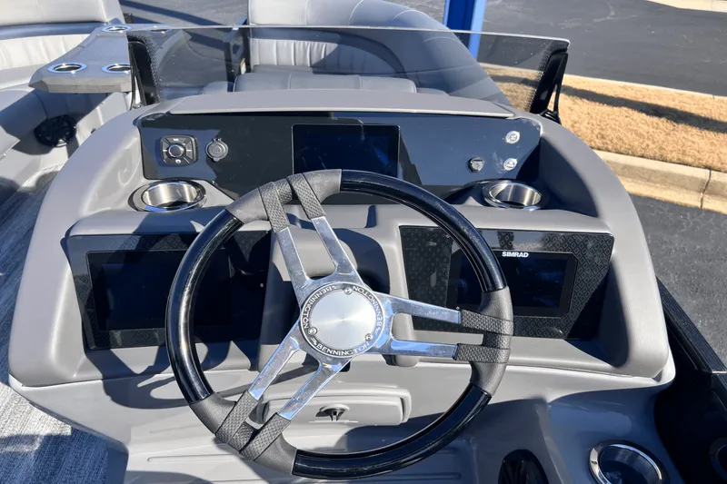 Slide: The Image of Bennington 23LXS 2025 - 14