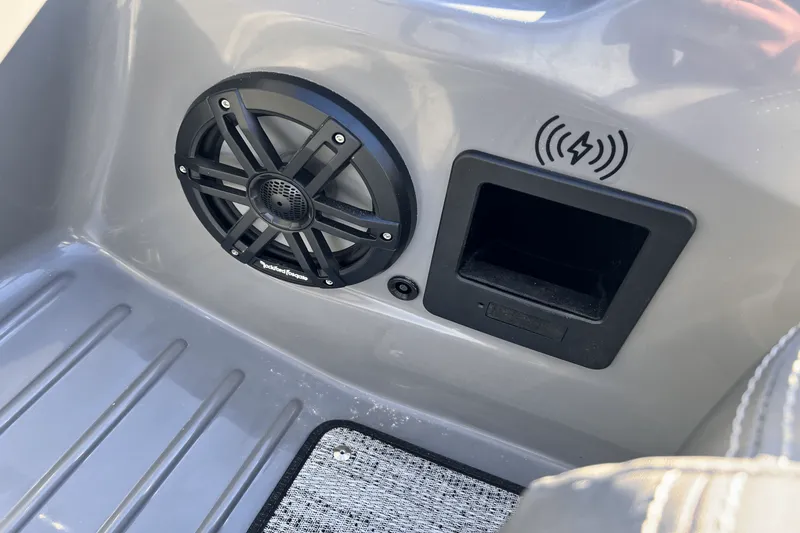 Slide: The Image of Bennington 23LXS 2025 - 15