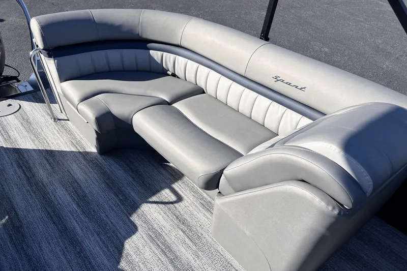 Slide: The Image of Bennington 23LXS 2025 - 17