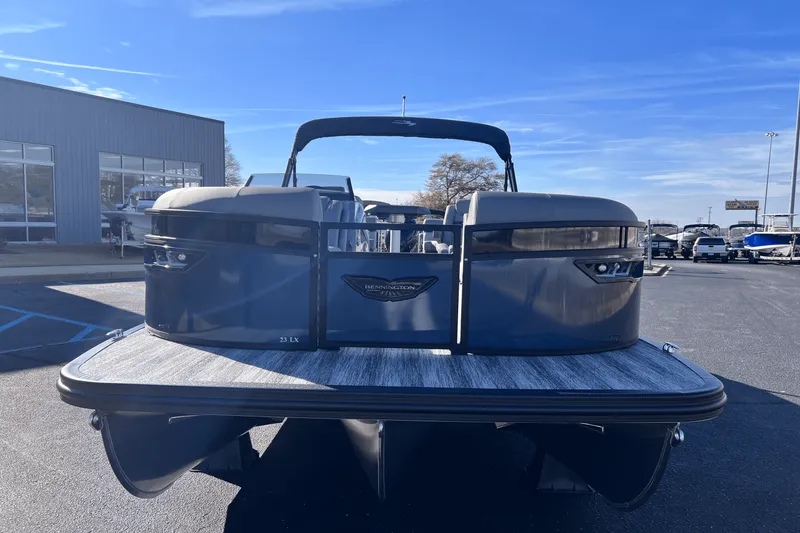 Slide: The Image of Bennington 23LXS 2025 - 2