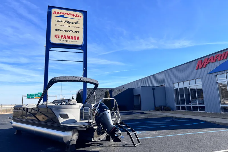 Slide: The Image of Bennington 23LXS 2025 - 3