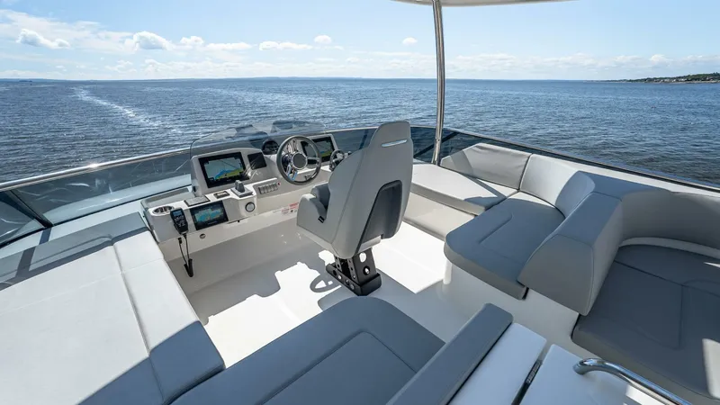 Slide: The Image of Absolute Navetta 58 2026 - 5624420