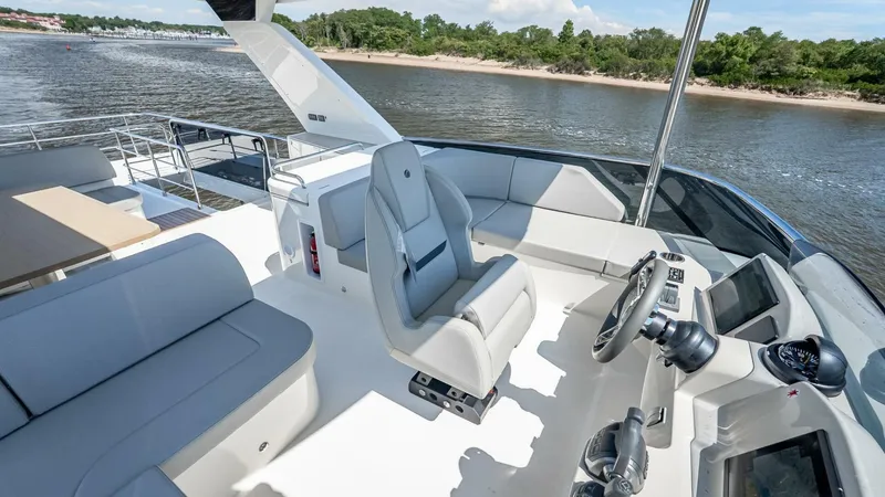 Slide: The Image of Absolute Navetta 58 2026 - 5624423