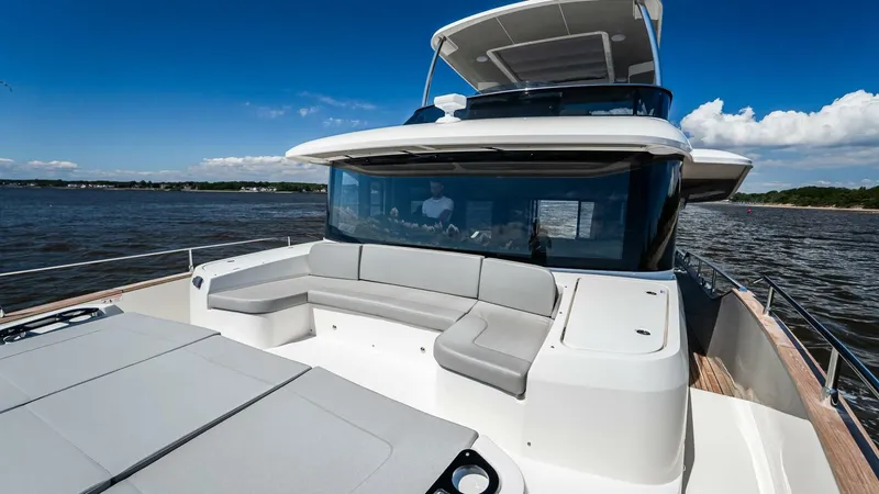 Slide: The Image of Absolute Navetta 58 2026 - 5624428