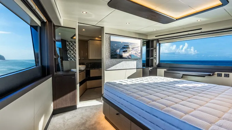 Slide: The Image of Absolute 60 Fly 2026 - 4930281