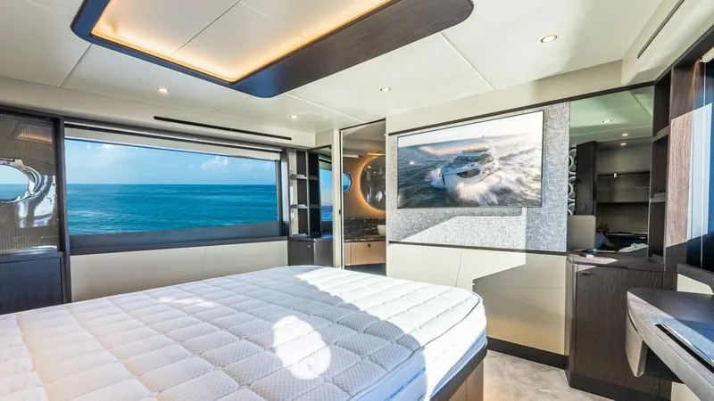 Slide: The Image of Absolute 60 Fly 2026 - 4930283