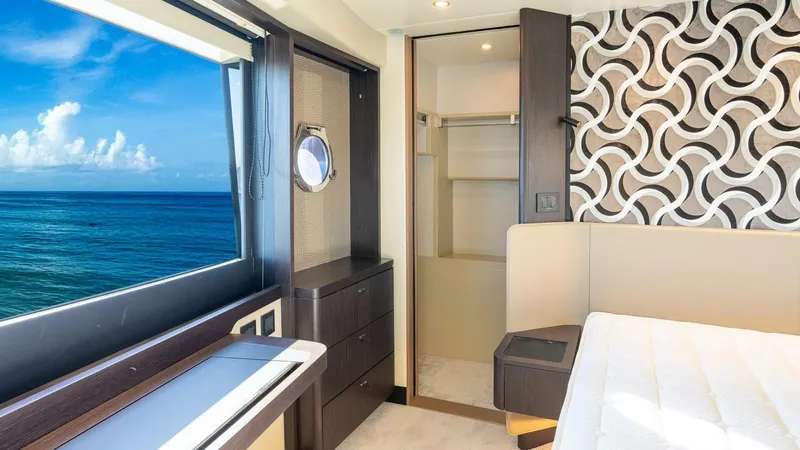 Slide: The Image of Absolute 60 Fly 2026 - 4930284