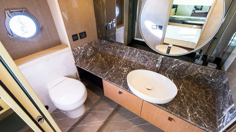 Slide: The Image of Absolute 60 Fly 2026 - 4930289