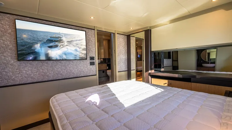 Slide: The Image of Absolute 60 Fly 2026 - 4930290