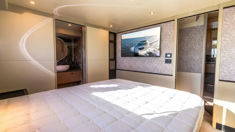 Slide: The Image of Absolute 60 Fly 2026 - 4930291