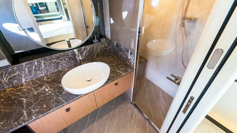 Slide: The Image of Absolute 60 Fly 2026 - 4930294