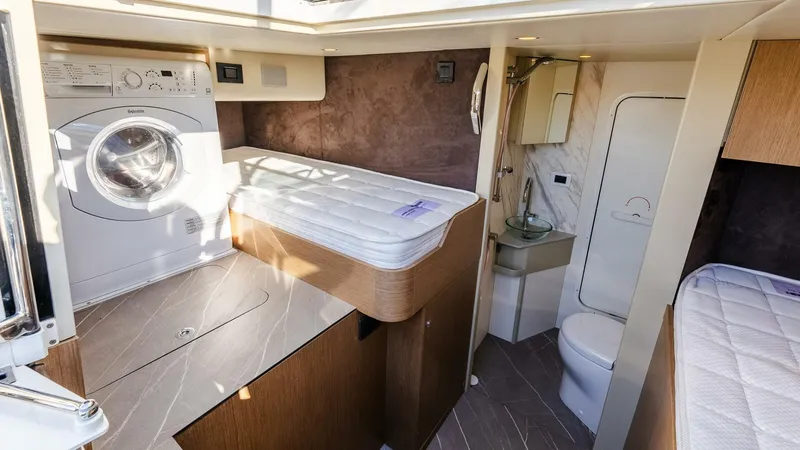 Slide: The Image of Absolute 60 Fly 2026 - 4930296