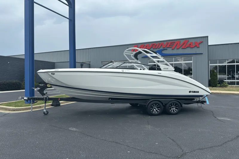 Slide: The Image of Yamaha 252S 2025 - 0