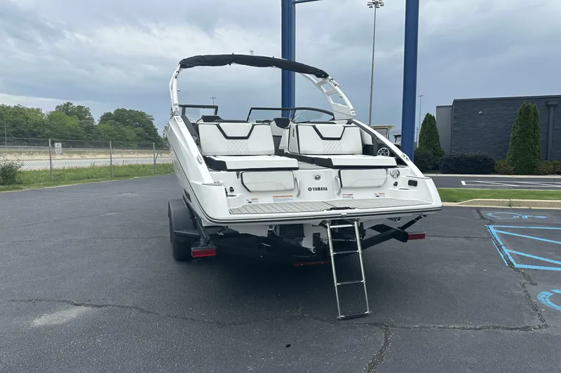 Slide: The Image of Yamaha 252S 2025 - 1