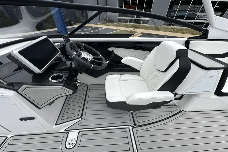 Slide: The Image of Yamaha 252S 2025 - 11