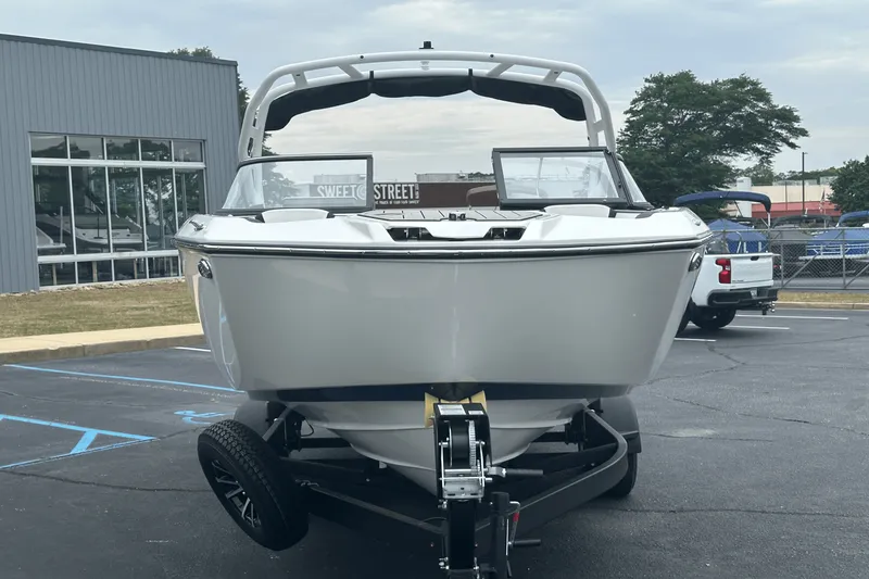 Slide: The Image of Yamaha 252S 2025 - 3